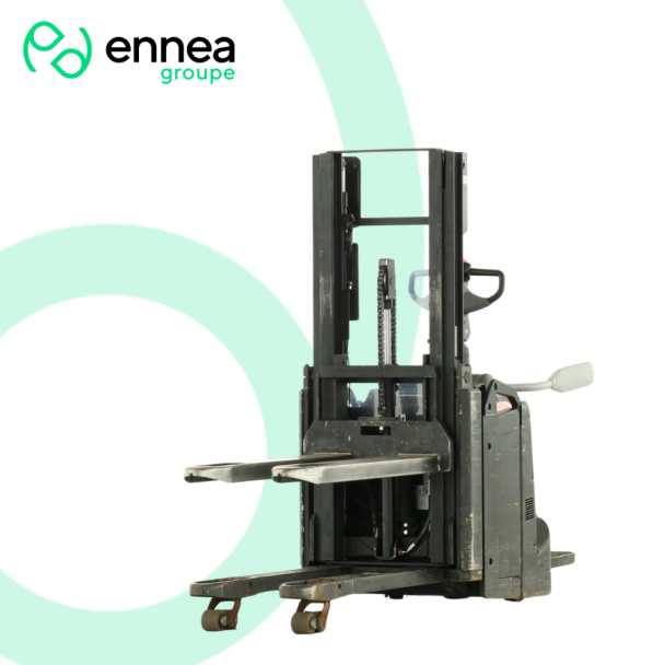 Gerbeur  d'occasion Toyota SPE-200-D